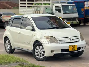 Toyota IST 2005 White