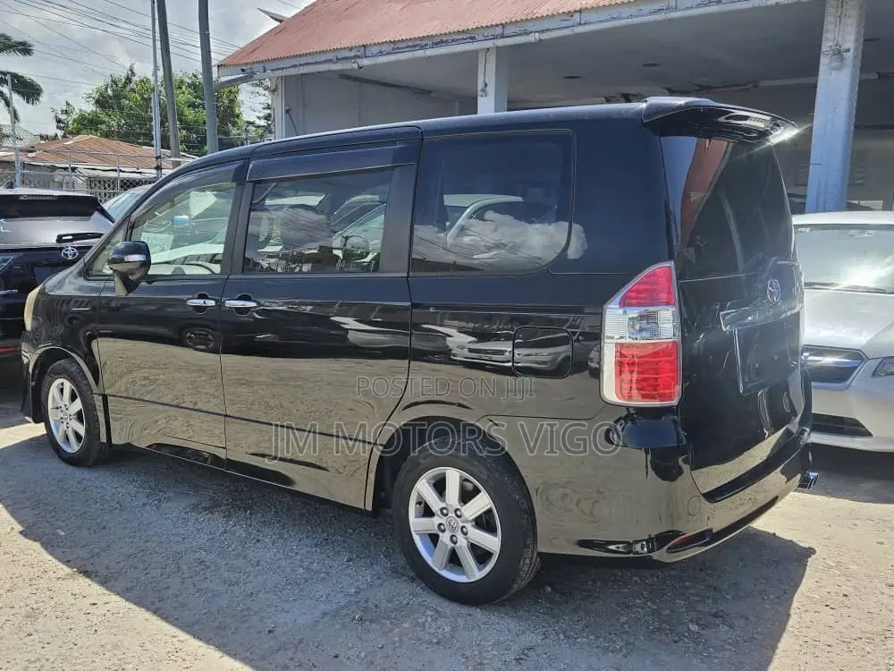 Toyota Noah 2009 Black