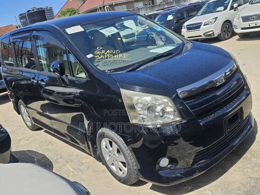 Toyota Noah 2009 Black