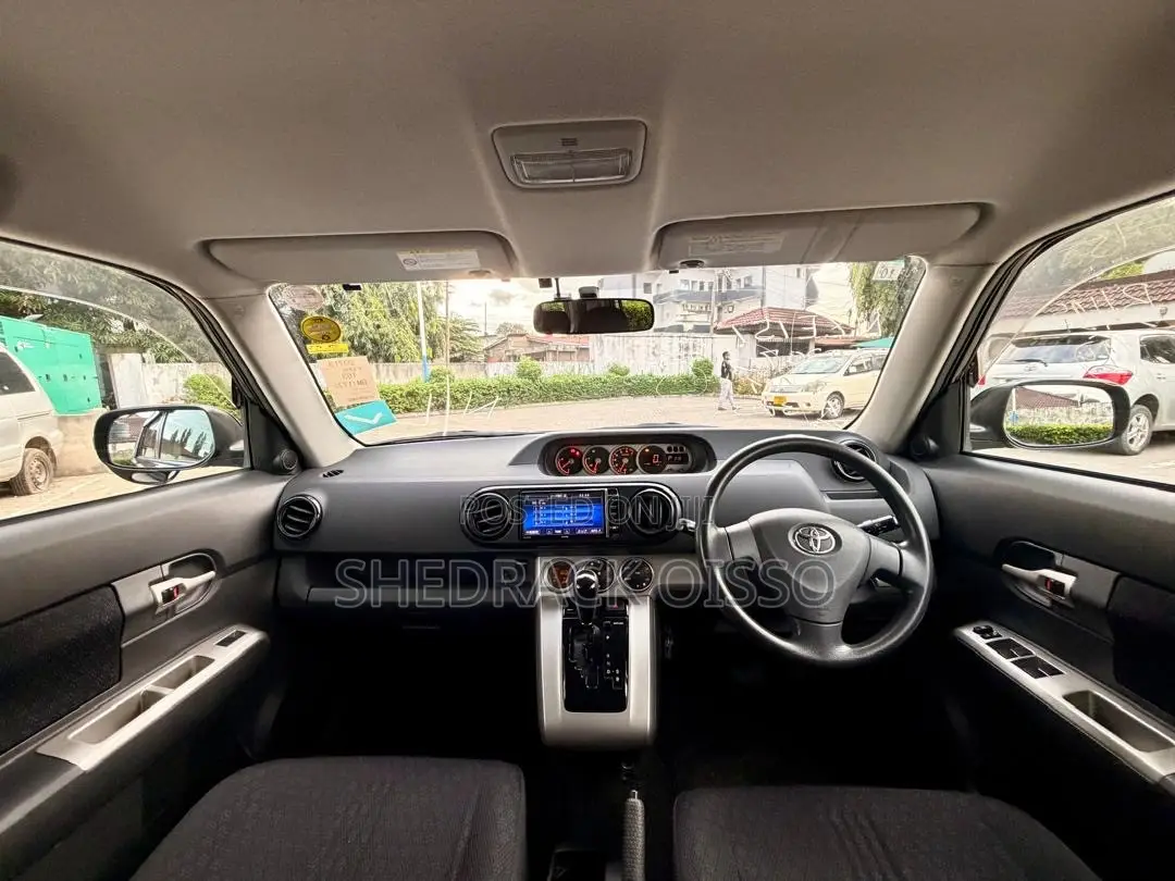 Toyota Corolla Rumion 2008 Black