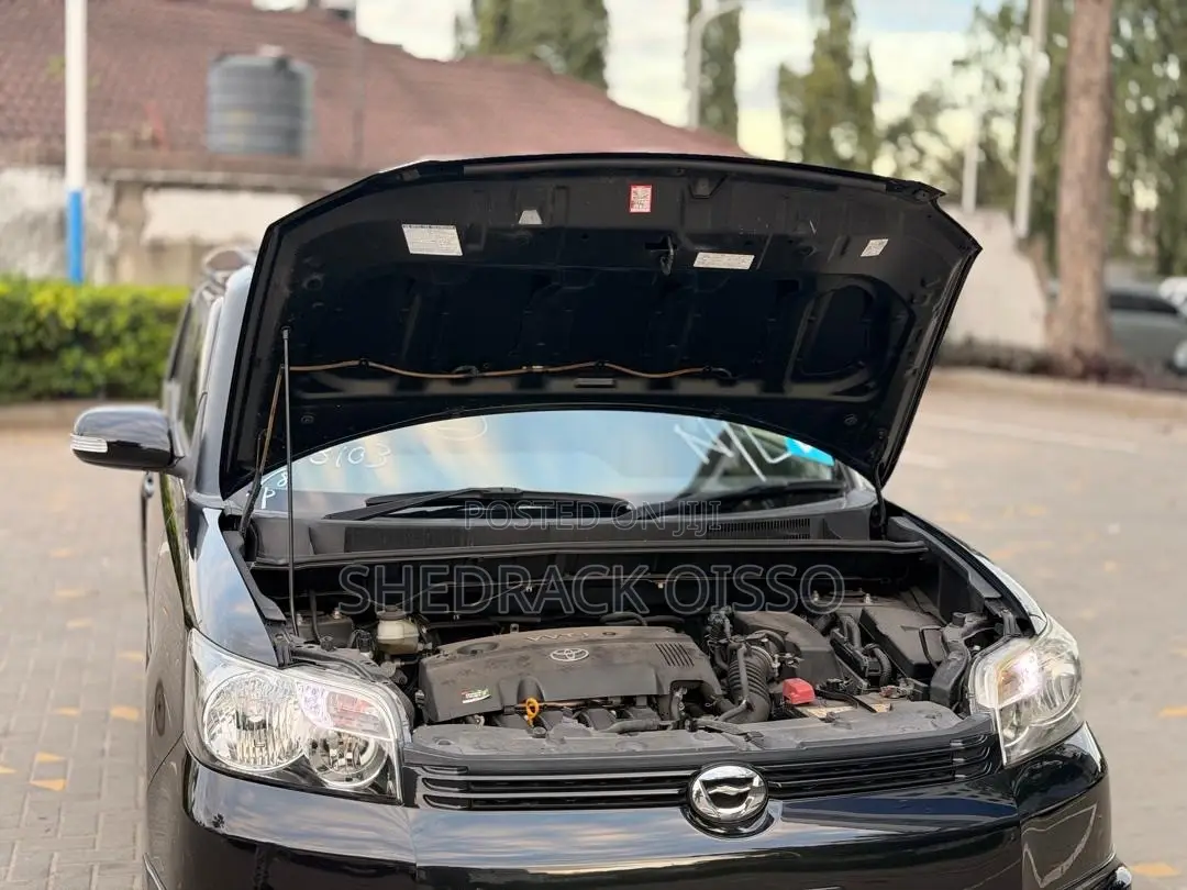 Toyota Corolla Rumion 2008 Black