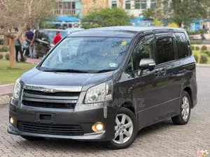 Toyota Noah 2008 Gray