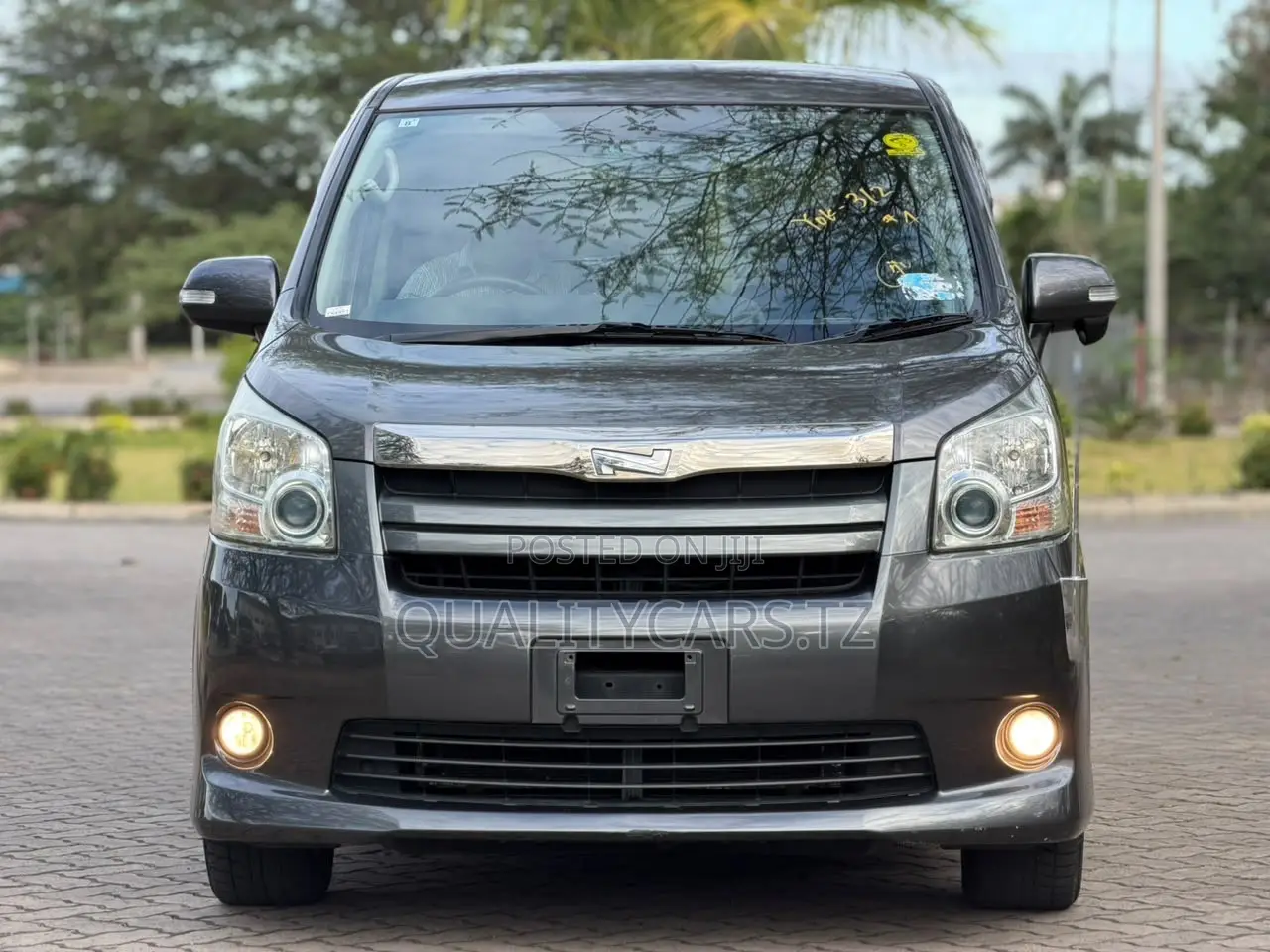 Toyota Noah 2008 Gray