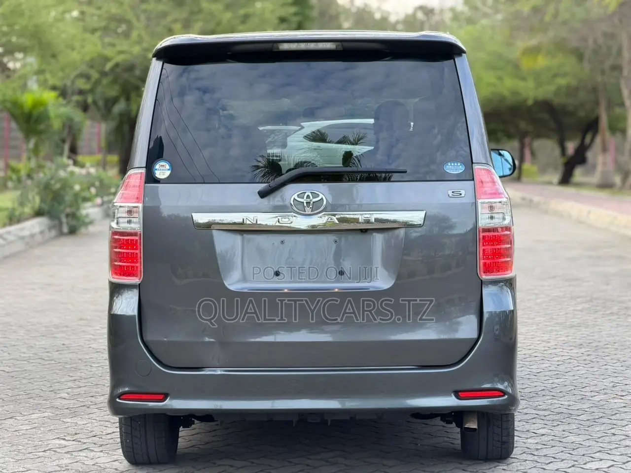 Toyota Noah 2008 Gray