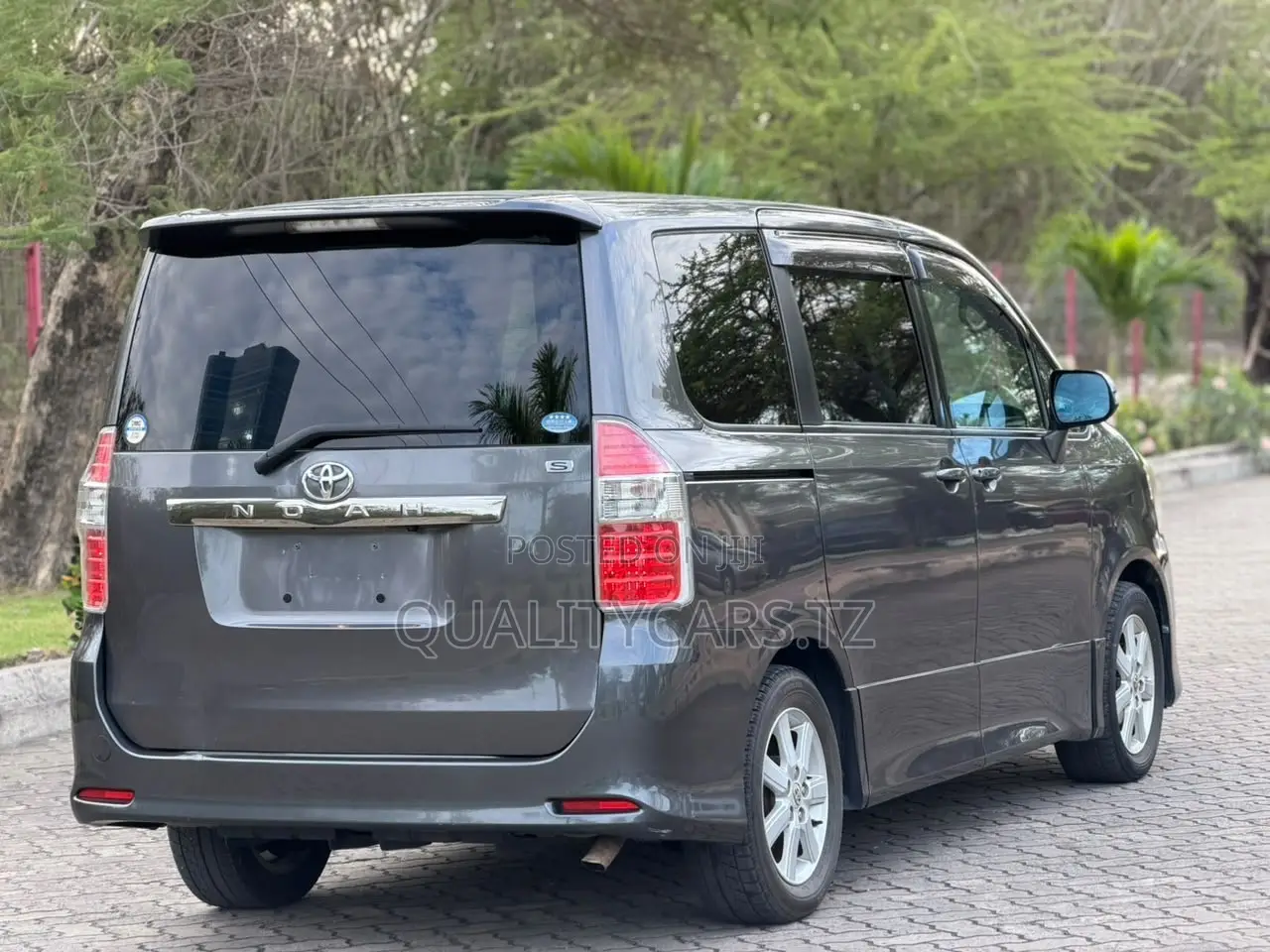 Toyota Noah 2008 Gray