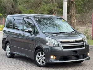 Toyota Noah 2008 Gray
