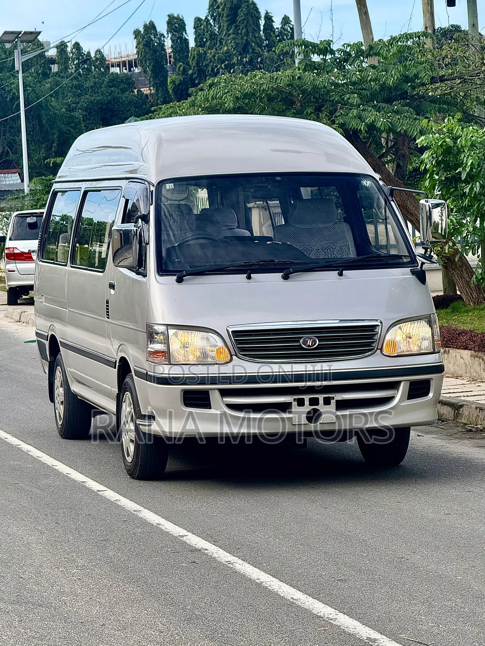 Toyota HiAce 2001 Gold