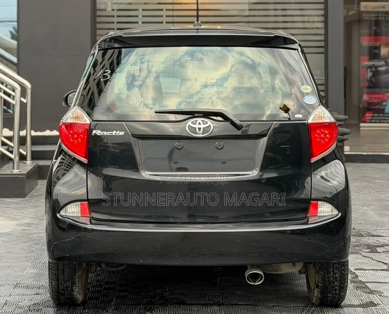 Toyota Ractis 2011 Black