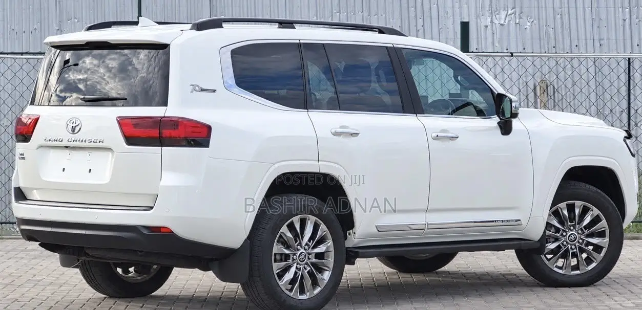 Toyota Land Cruiser LC300 2024 Pearl