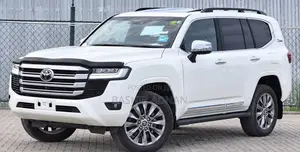 Toyota Land Cruiser LC300 2024 Pearl