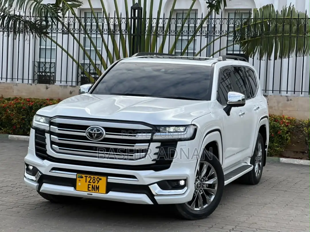 Toyota Land Cruiser LC300 2024 Pearl