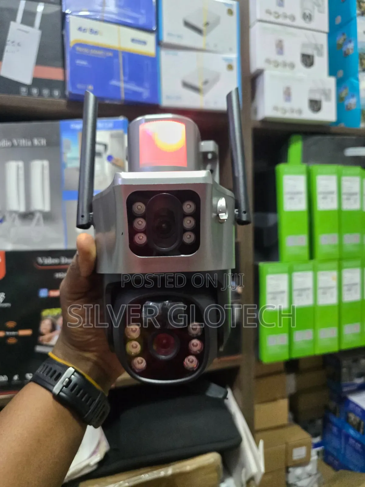 Solar Dual Lens Camera Ipo Ya Wi-Fi Na Pia Ipo Inayo Tumia Laini