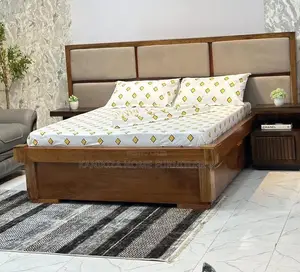 Simple and Modern Bed Ya Ukubwa Wa 5/6 Na Bedside Zake