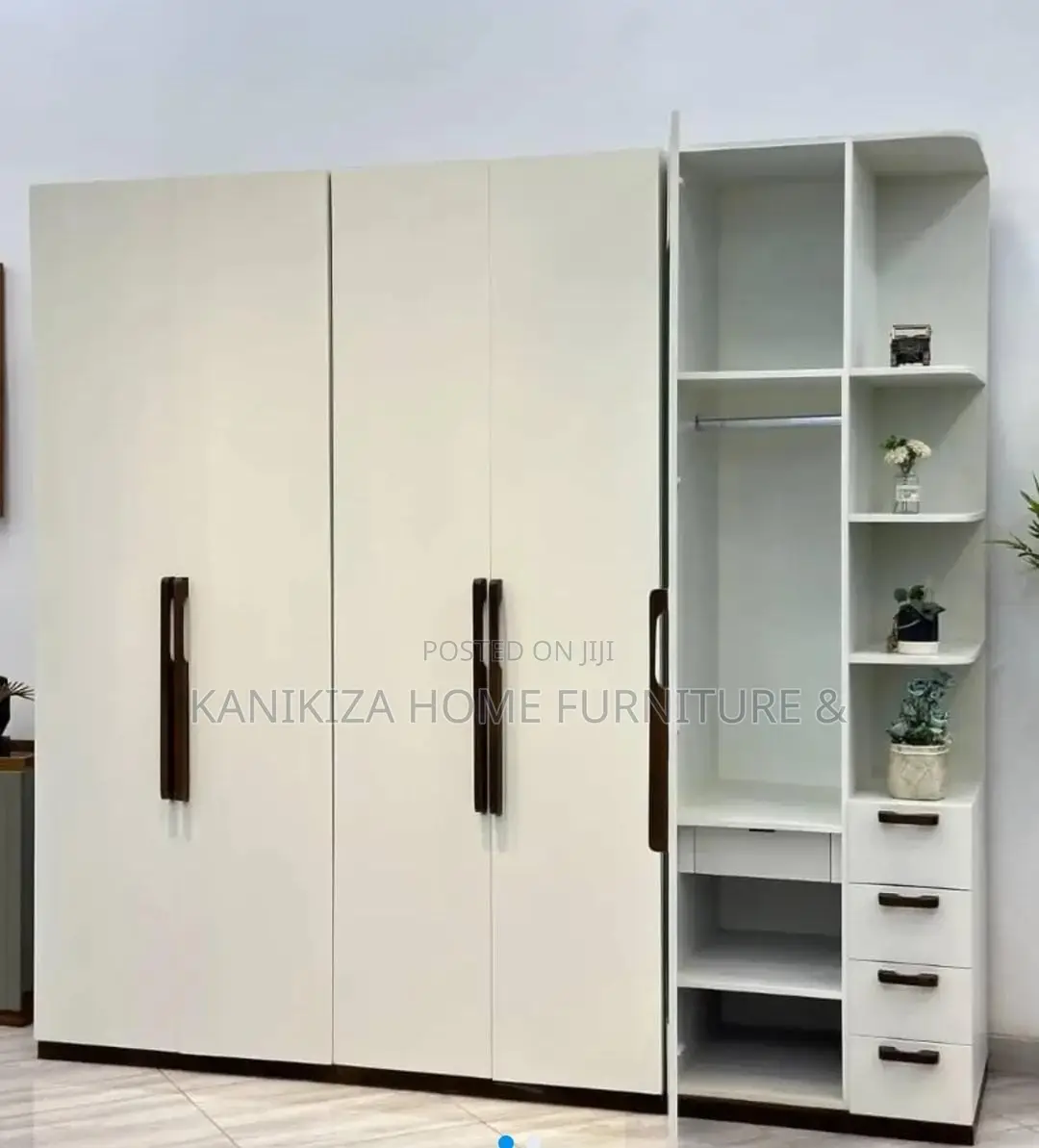 Modern Wardrobe Milango Sita Na Dresser Yake , Lighit Cream