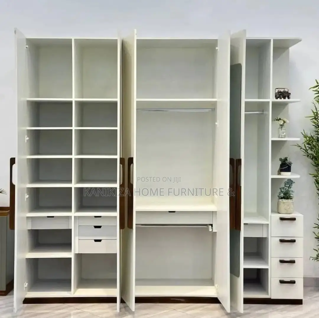 Modern Wardrobe Milango Sita Na Dresser Yake , Lighit Cream