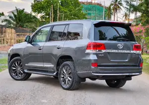 Toyota Land Cruiser 4.5 V8 TD 2018 Gray
