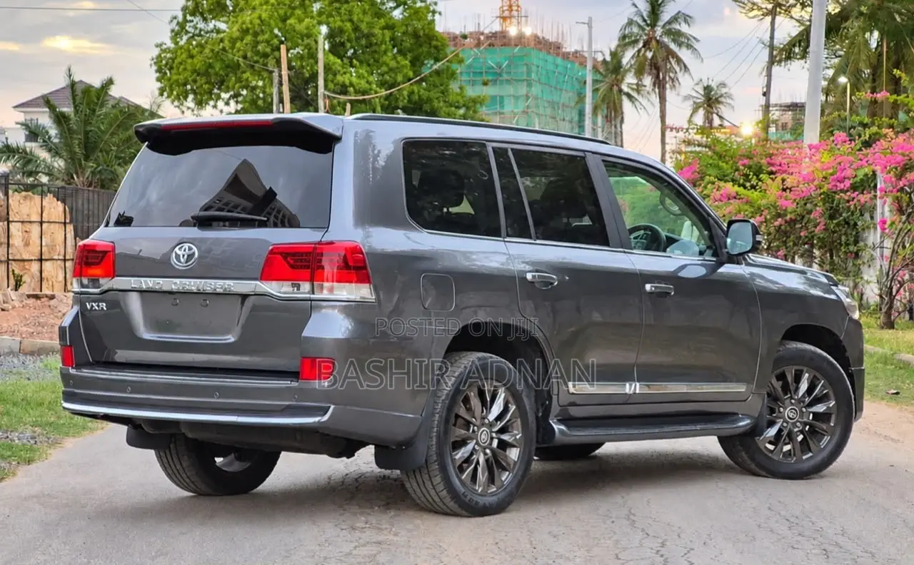 Toyota Land Cruiser 4.5 V8 TD 2018 Gray
