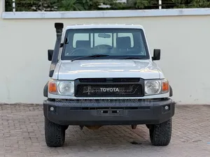 Toyota Land Cruiser 2012 White