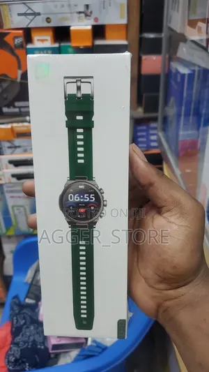 WS-23 Round Smartwatch With a Green Silicone Strap