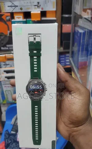 WS-23 Round Smartwatch With a Green Silicone Strap