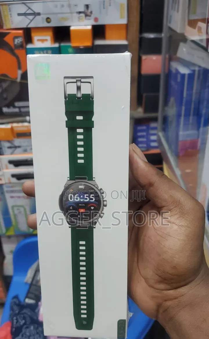 WS-23 Round Smartwatch With a Green Silicone Strap