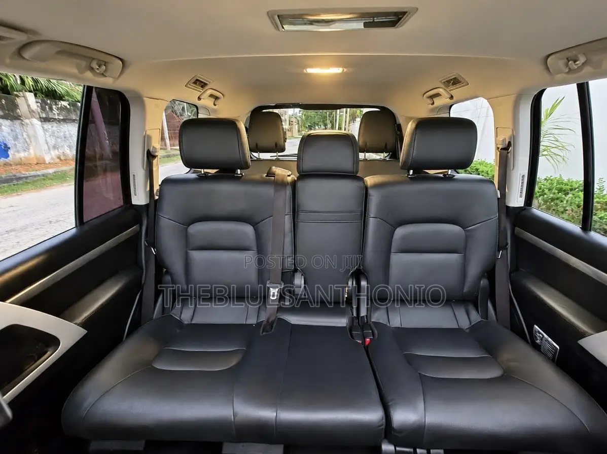 Toyota Land Cruiser 2018 Gray