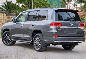 Toyota Land Cruiser 2018 Gray