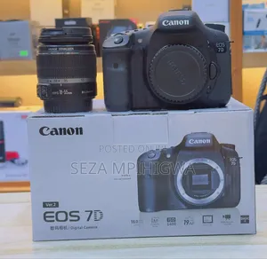 Canon EOS 7D DSLR Camera + 18-55mm Lens (Clean / Full Box)