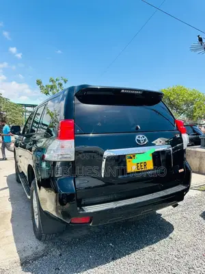 Toyota Land Cruiser Prado 2012 Black