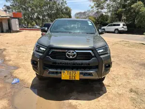 Toyota Hilux Revo Double Cab Deisel 2.4 AWD 2021 Gray