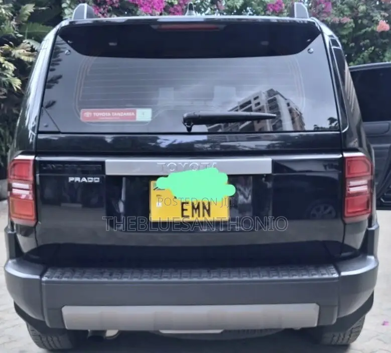 Toyota Land Cruiser Prado 2025 Black