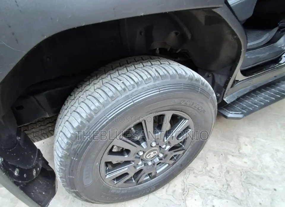 Toyota Land Cruiser Prado 2025 Black