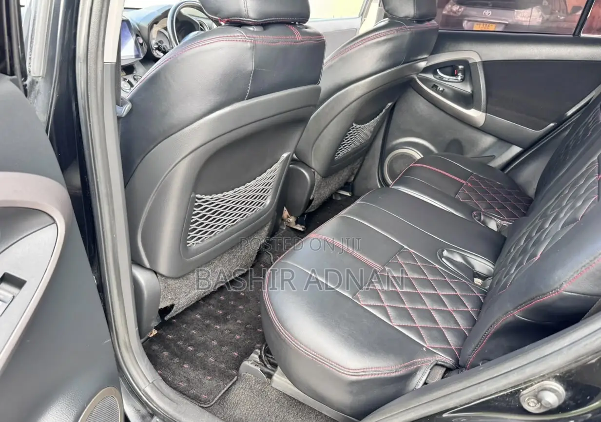 Toyota RAV4 I4 2006 Black