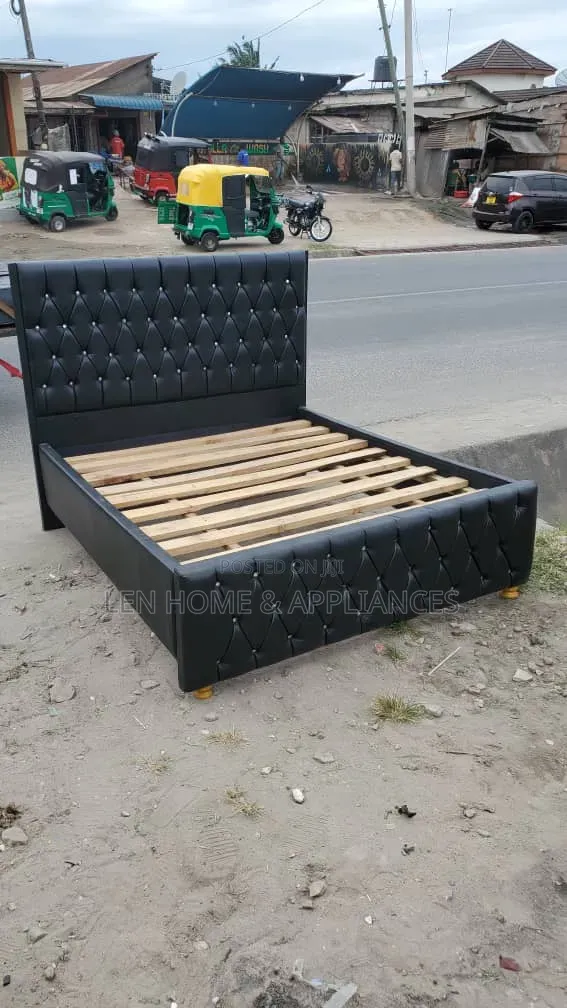 Bed 5/6 Leather Black
