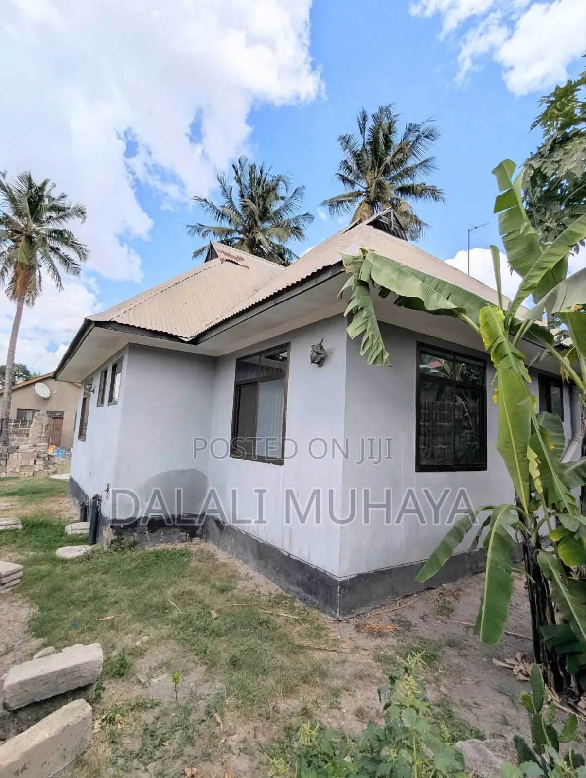 9bdrm House in Nzega Street, Ukonga for sale