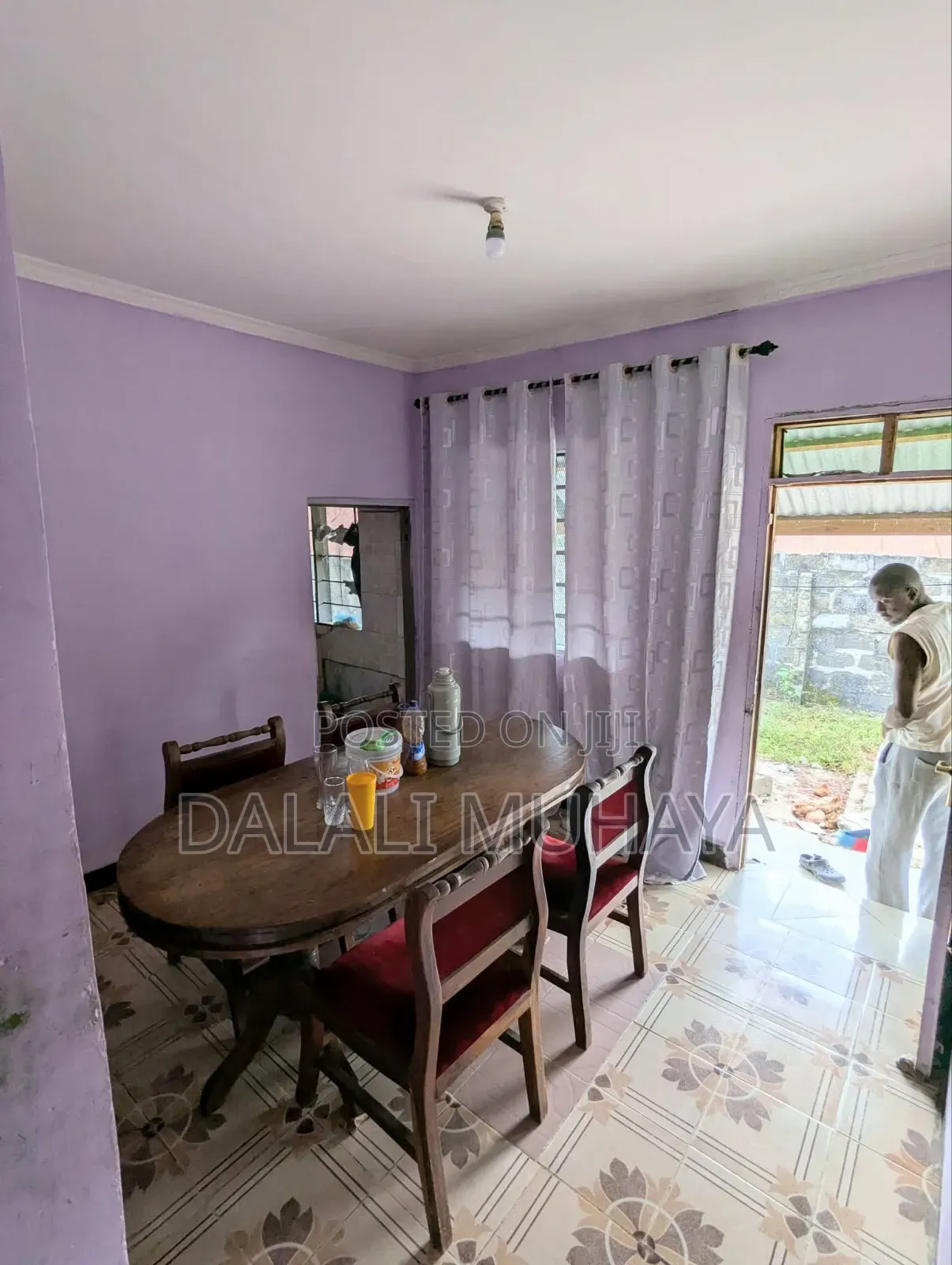 9bdrm House in Nzega Street, Ukonga for sale