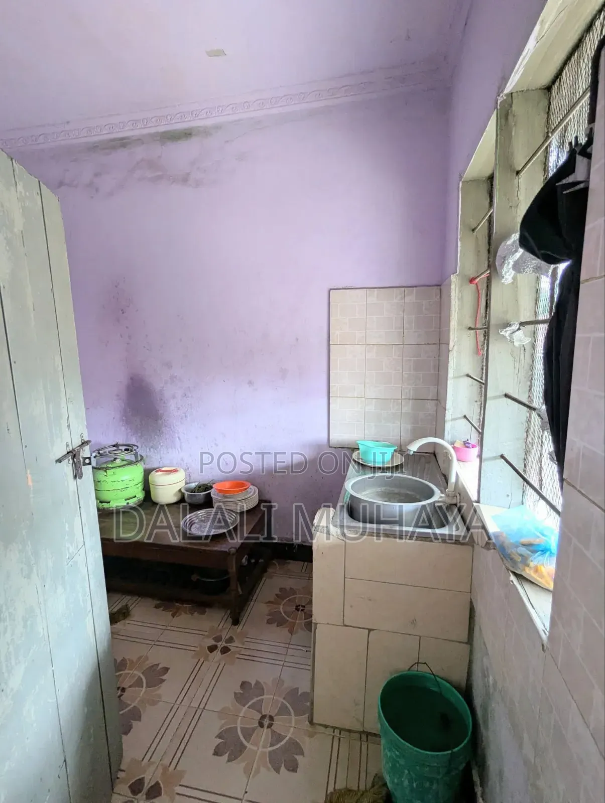 9bdrm House in Nzega Street, Ukonga for sale