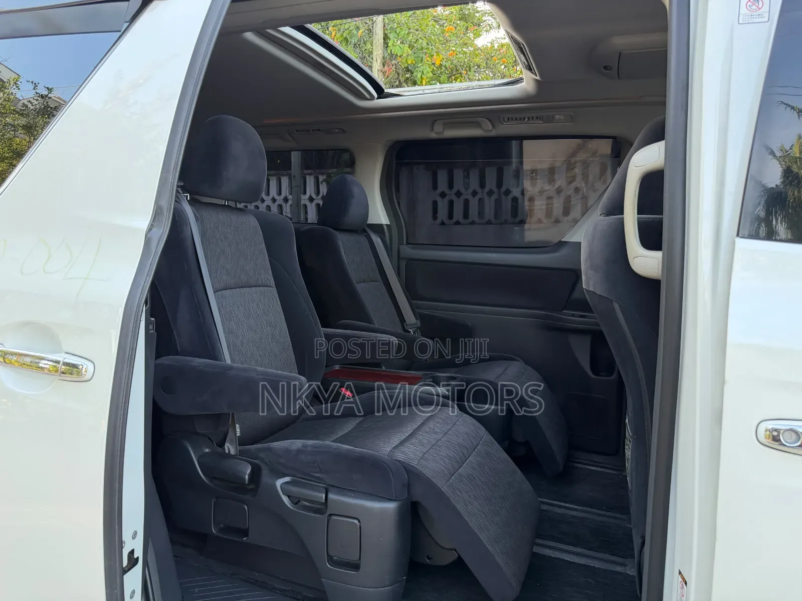 Toyota Alphard 2010 Off white