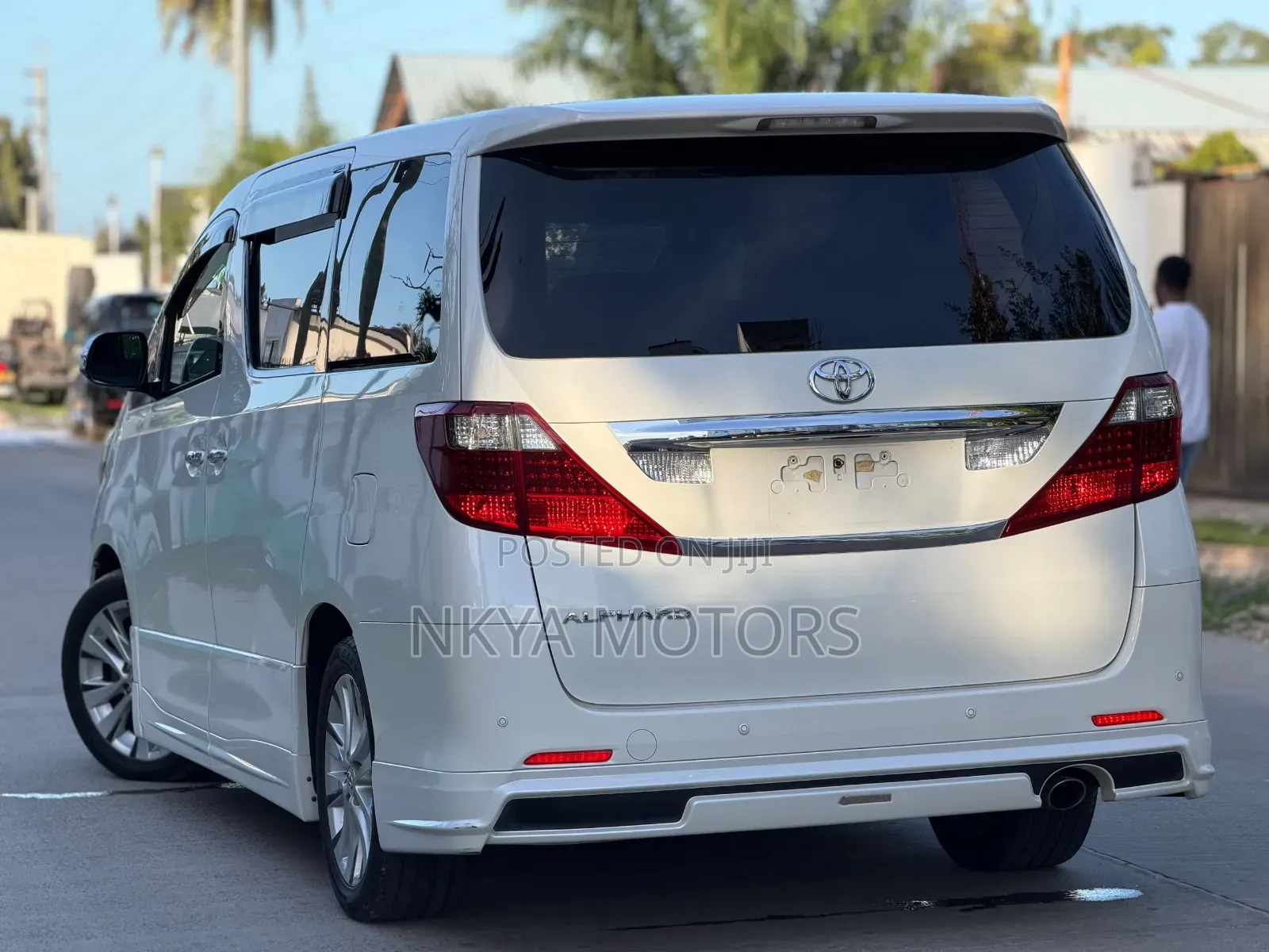 Toyota Alphard 2010 Off white