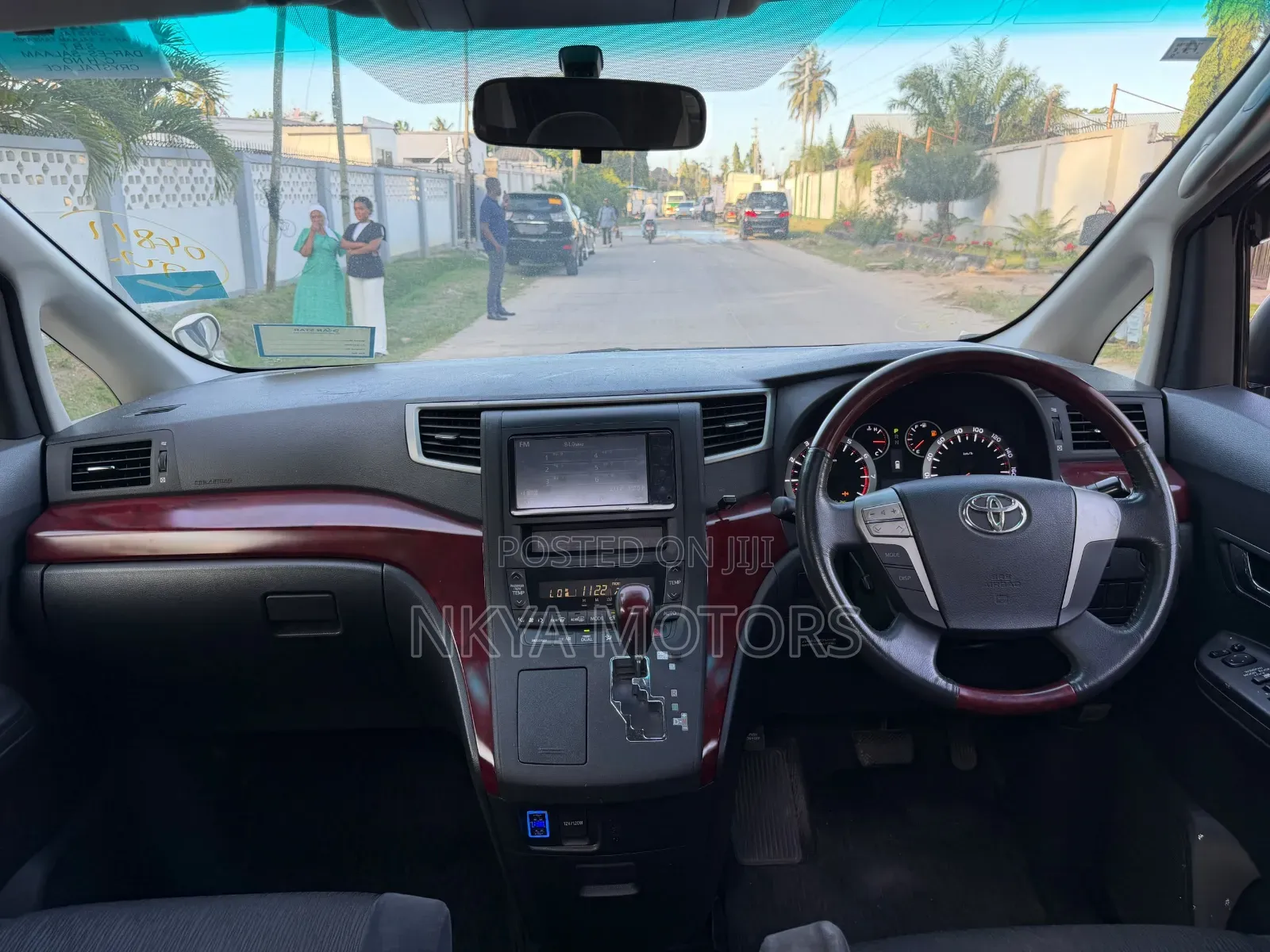 Toyota Alphard 2010 Off white