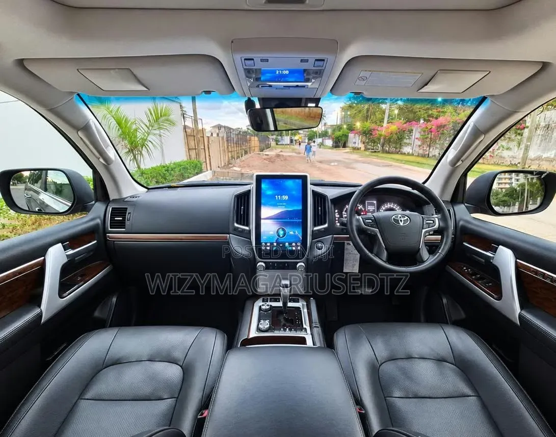 Toyota Land Cruiser 4.5 V8 VXR 2018 Gray