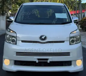 Toyota Voxy 2009 White