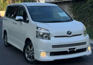 Toyota Voxy 2009 White