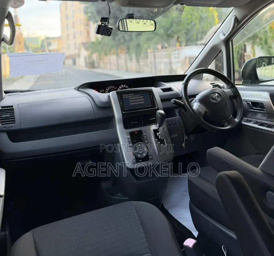 Toyota Voxy 2009 White