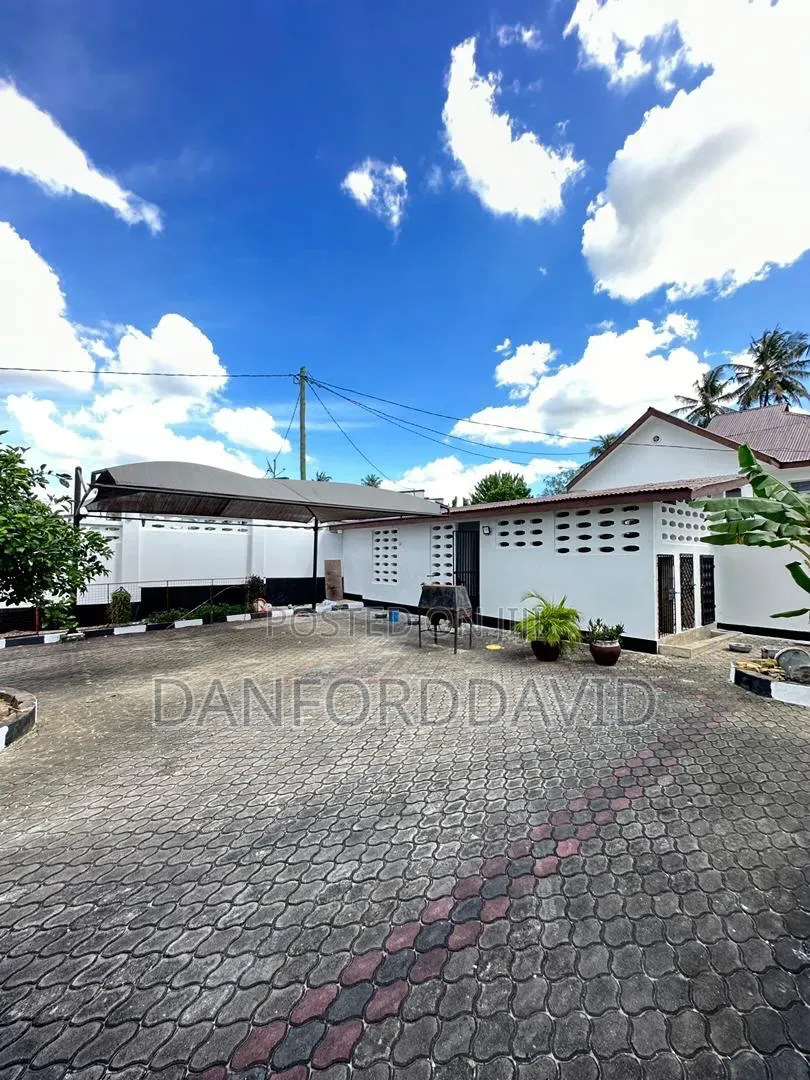 4bdrm House in Kahwa Real Estate, Mbezi Beach for rent