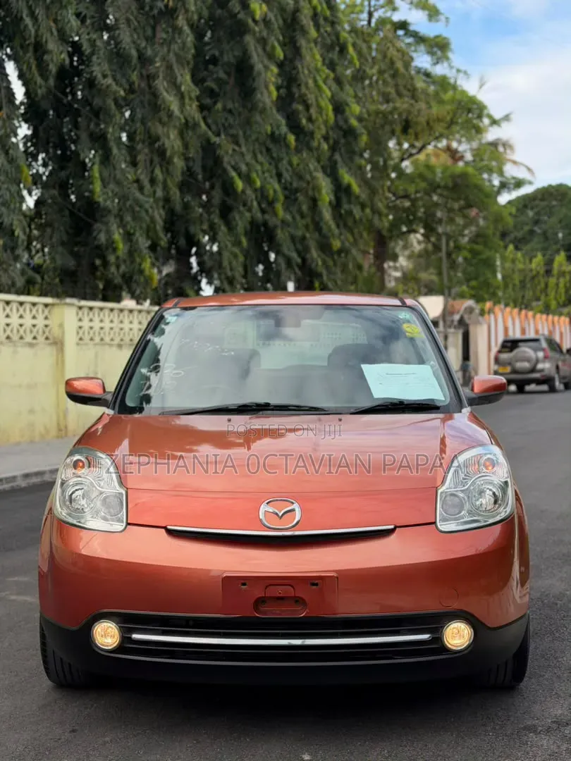 Mazda Verisa 2009 Orange