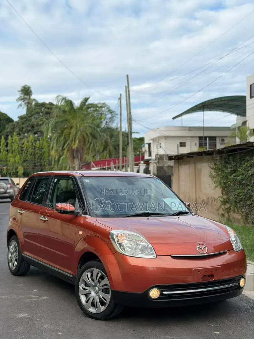 Mazda Verisa 2009 Orange