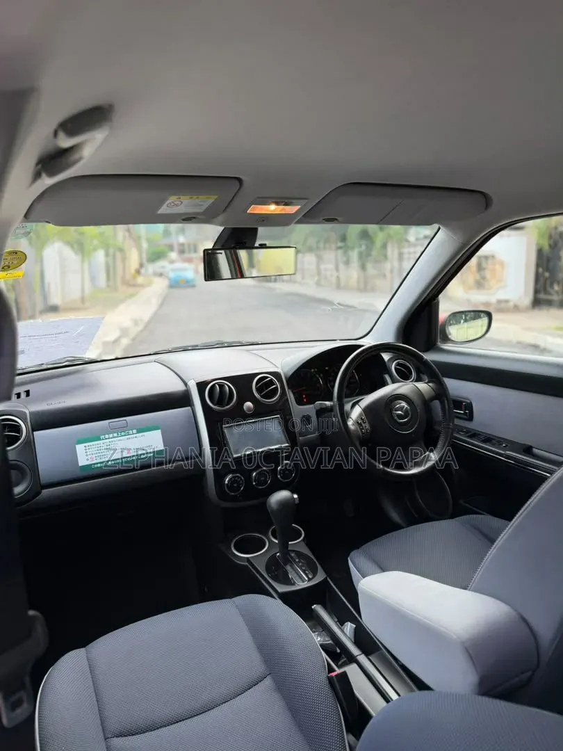 Mazda Verisa 2009 Orange