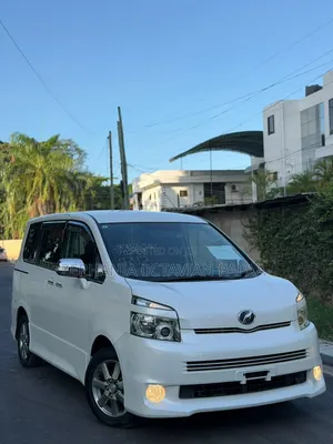 Toyota Noah 2009 White