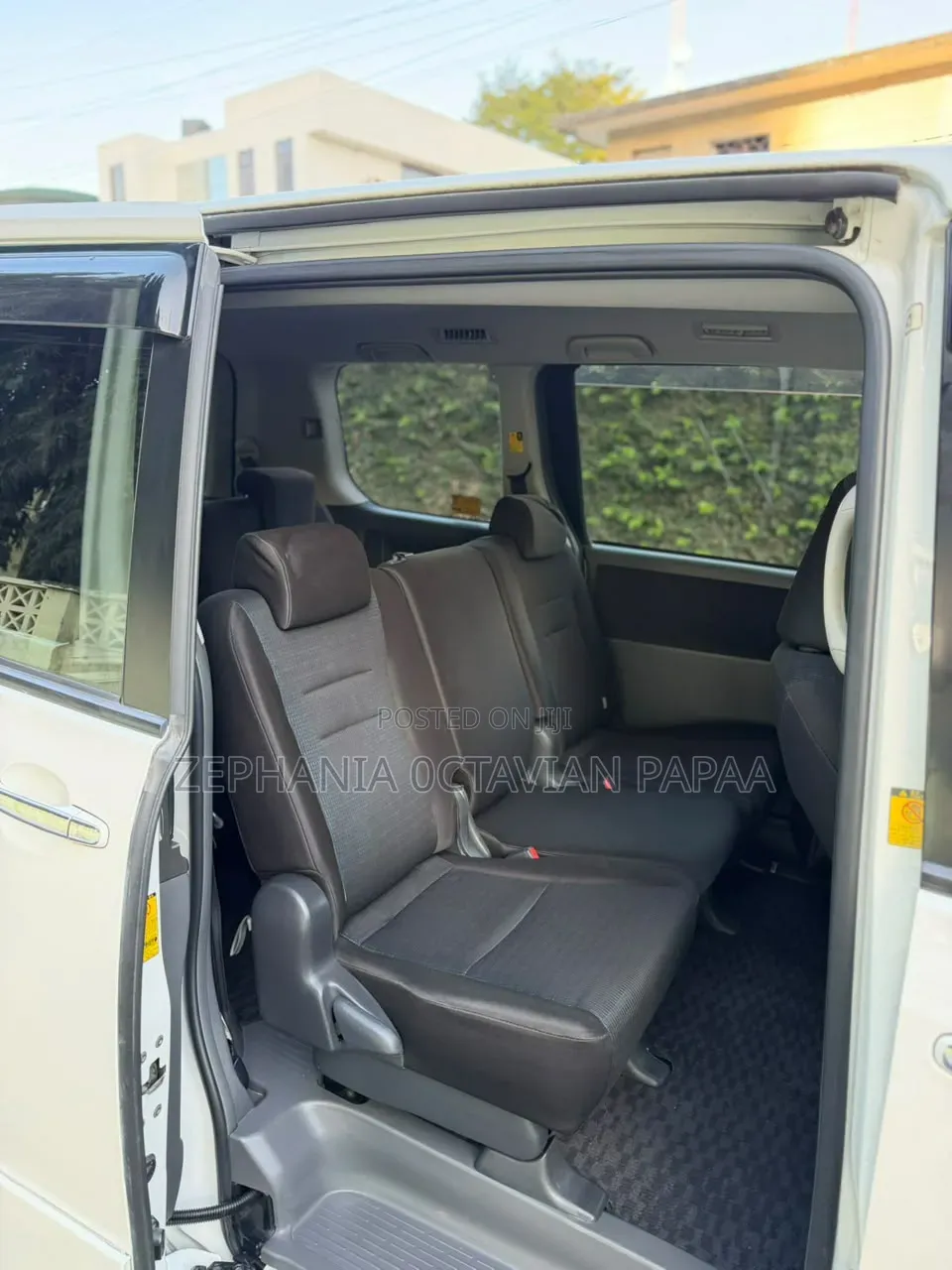 Toyota Noah 2009 White